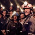 Os 33 mineiros soterrados no Chile.
